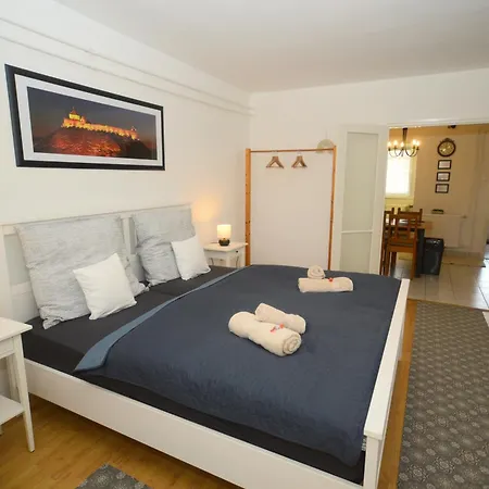 Vadrozsa Apartmán Sümeg