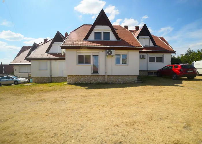 Vadrozsa Apartmán Sümeg